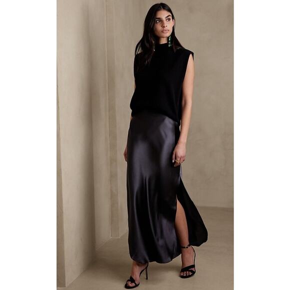 BANANA REPUBLIC NWT Dreamer Silk Maxi Skirt Black High Slit Unlined Women's 2XS - Picture 1 of 9